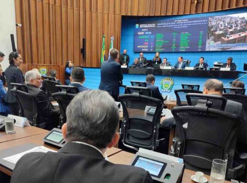 Projeto que cria salário para alunos não largarem estudos será votado na Assembleia Legislativa