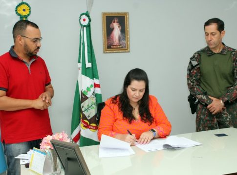 Prefeitura de Naviraí firma convênio de cooperação com a Polícia Militar Ambiental