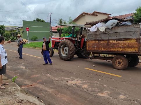 Meio Ambiente realiza manutenção dos canteiros e limpeza, além de manter serviços essenciais: “Não vamos parar”, diz secretário