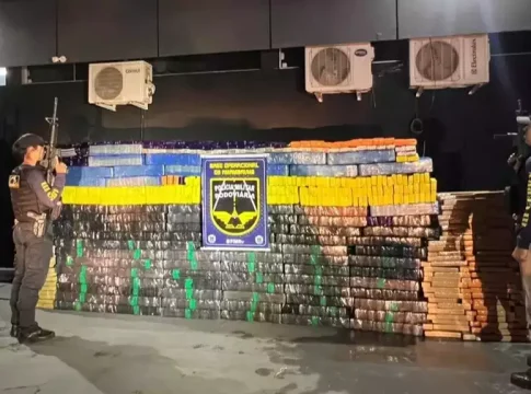 Dupla tenta fugir da polícia e entrega entreposto com 1 tonelada de maconha em Mundo Novo