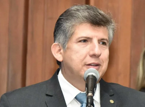 Lídio Lopes anuncia desfiliação do PDR após fusão e avalia convites de outros partidos