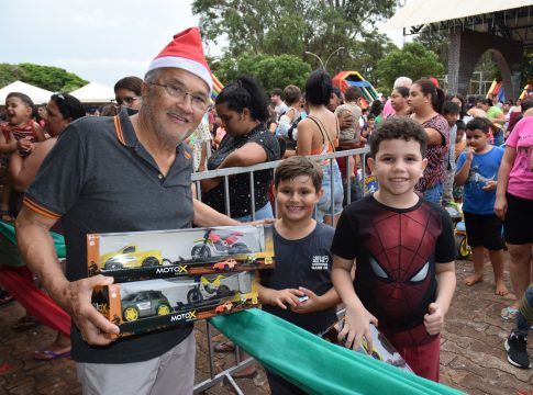 Prefeitura de Iguatemi promove a 3ª edição, Natal Feliz, com tarde de lazer e presentes para as crianças