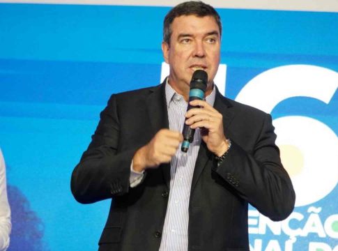 Perillo assume PSDB e Eduardo Riedel segue na vice-presidência da nacional