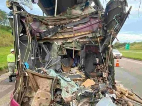 Ônibus que partiu de Mato Grosso do Sul sofre acidente em SP com duas mortes e mais de 40 feridos