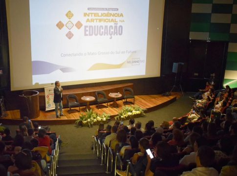 Senador Nelsinho Trad ministra palestra sobre Inteligência Artificial na Educação