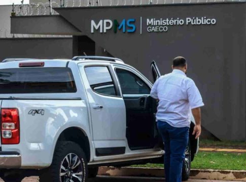 Ex-servidores presos na Turn Off colocam tornozeleira eletrônica para prisão domiciliar