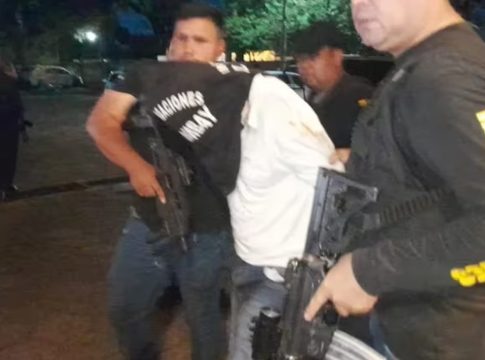 Um dos suspeitos de cometer chacina com seis mortos é preso na fronteira