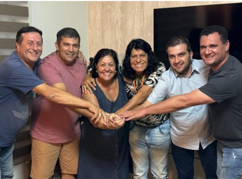 Prefeito e quatro vereadores declaram apoio à pré-candidatura da vice-prefeita Rosária