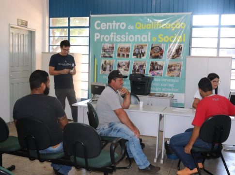 Casa do Trabalhador de Mundo Novo têm vagas para 14 funções