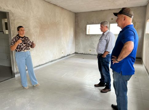 Prefeito de Japorã e Secretária de Educação Visitam Obra na Escola José de Alencar