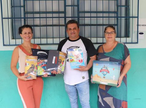 Educação de Mundo Novo recebeu mais de 900 livros para alunos e professores das escolas municipais