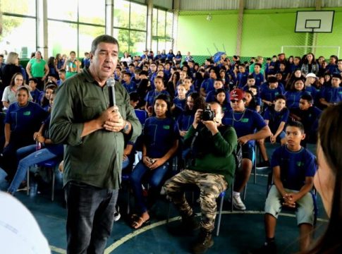Com a agenda cheia, governador acompanha volta às aulas de perto no interior de MS