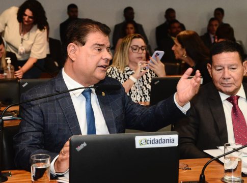 Senado aprova projeto de lei de proteção a Animais Policiais relatado por Nelsinho Trad