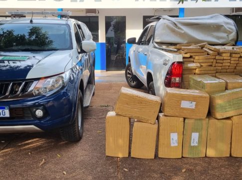 PM de Eldorado apreende grande quantidade de drogas e recupera veículo