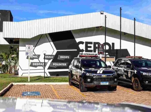 Morador de rua é colocado em carro de estranhos e espancado até ter braços quebrados
