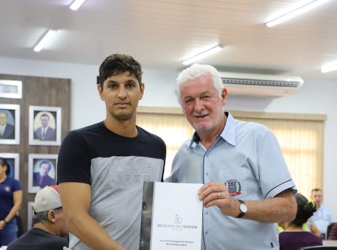 Município de Guaíra realizou a entrega de títulos de regularização fundiária