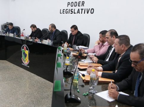 Câmara Municipal de Mundo Novo aprova projetos de auxílio financeiro a estudantes universitários