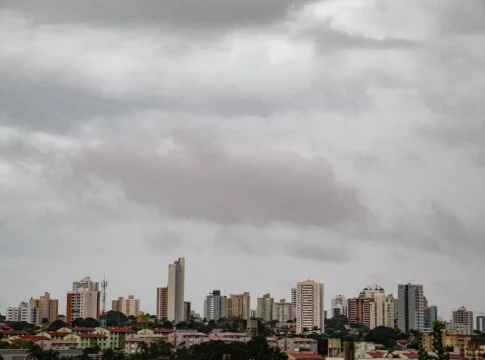 Previsão indica que abril terá chuva e calor acima da média