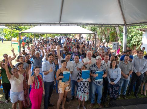 Guaíra realiza a entrega de 98 Títulos de Regularização Fundiária na Vila Margarida