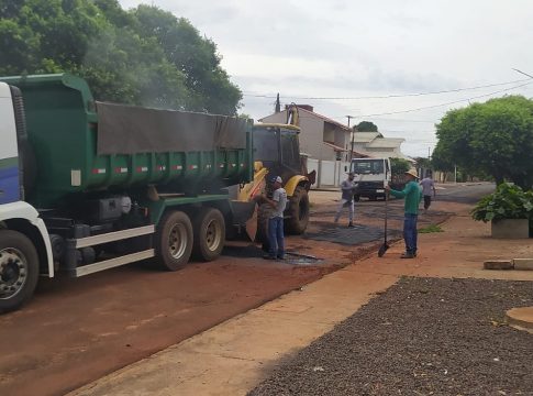 Infraestrutura conclui recuperação asfáltica no Copagril e segue para o São Jorge e Fleck