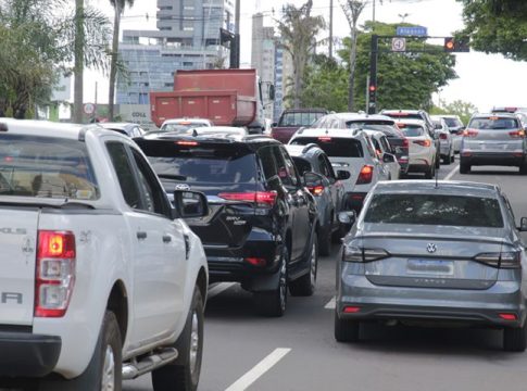Aberto calendário de licenciamento de 2024 e veículos com placa final 1 e 2 devem se regularizar em abril