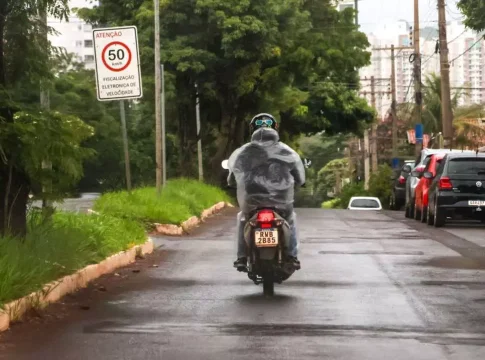 Tire o casaco do guarda-roupa: temperatura em MS pode chegar a 13°C nos próximos dias