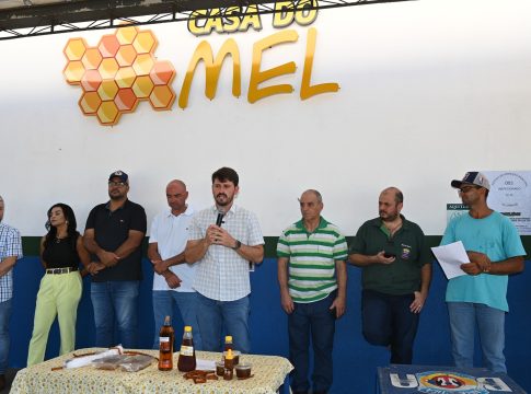Prefeito Thalles inaugura e entrega a Casa do Mel em Itaquiraí