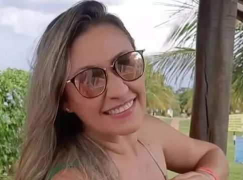 Jovem arremessou mãe em rodovia e dirigiu 35 km ao lado de corpo
