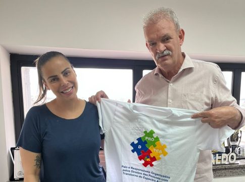 Geraldo Resende propõe adesivo oficial para veículos com passageiros autistas