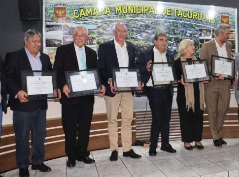 Prefeito Torquetti prestigia entrega de Títulos de Cidadania