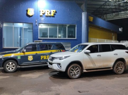 Menor é apreendida pela segunda vez com veículo furtado em Guaíra