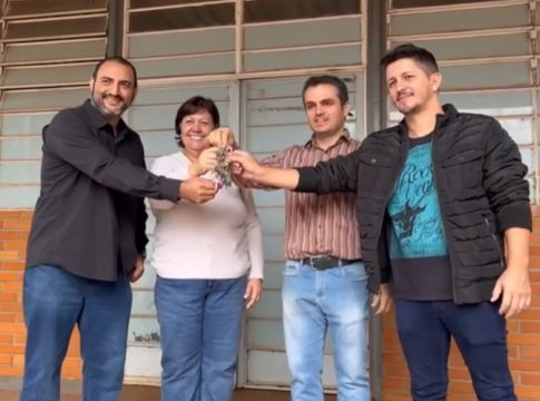 Governo de Mundo Novo recebe antigo prédio da Receita Federal; local deve sediar secretarias e vários órgãos públicos
