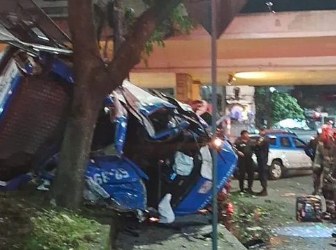 Perseguição no Rio de Janeiro termina acidente com viatura e 4 mortos, sendo dois policiais