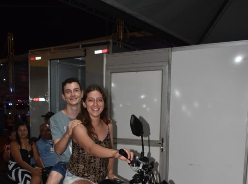 Iguatemiense que comprou produtos na “Feira do Produtor” é sorteada e ganha moto 0KM