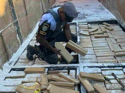 Caminhão carregado com mais de uma tonelada de maconha em Ponta Porã é apreendido em rodovia paulista