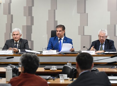 Senador Nelsinho Trad reforça o papel da inteligência artificial na educação para representantes do Mercosul