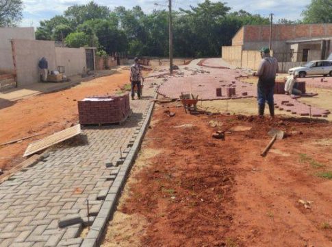 Parte da obra da Praça do Itaipu em Mundo Novo está próxima de ser finalizada