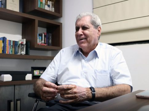 André adia novamente a definição e chance de não ser candidato aumenta
