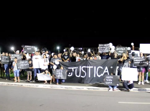 Familiares fazem protesto após morte de soldado em treinamento do Exército em Bela Vista