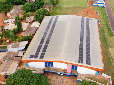 Mais de 300 placas solares foram instaladas em dois prédios públicos de Mundo Novo