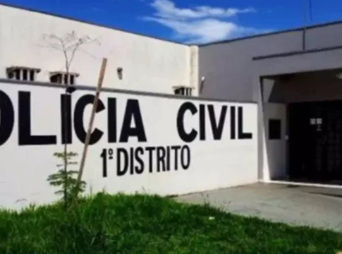Criança é resgatada de carro trancado em Naviraí após pai trancá-la para ir a festa junina