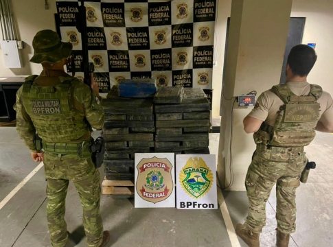 Traficante abandona carro com quase 700 kg de maconha em milharal após fuga em Guaíra
