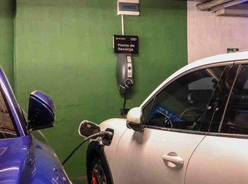 Com crescimento de carros elétricos, condomínios em Campo Grande ‘se viram’ para instalar estações de recarga