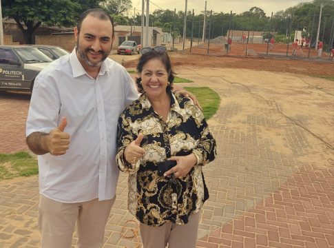Praça do Bairro Itaipu em fase de conclusão