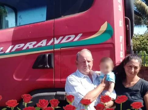 ‘Milagre estar vivo’: Criança sobrevivente de acidente que matou pais deixa hospital com memórias da tragédia