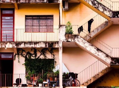 Maior problema da habitação em MS é a superlotação de moradias, que atinge mais de 15 mil casas do Estado