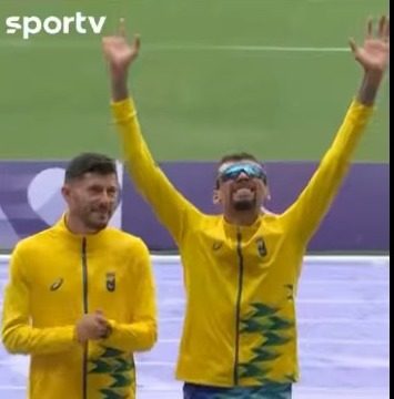 IGUATEMINSE EDELSON ÁVILA GUIA O CORREDOR JÚLIO CÉSAR PARA A CONQUISTA DO OURO NAS PARALIMPÍADAS 2024