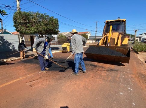 Infraestrutura de Mundo Novo utiliza quase 17 toneladas de CBUQ no serviço de recuperação asfáltica
