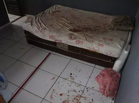 Casal foi atingido com 24 facadas e vizinhos “acordamos com muitos gritos”