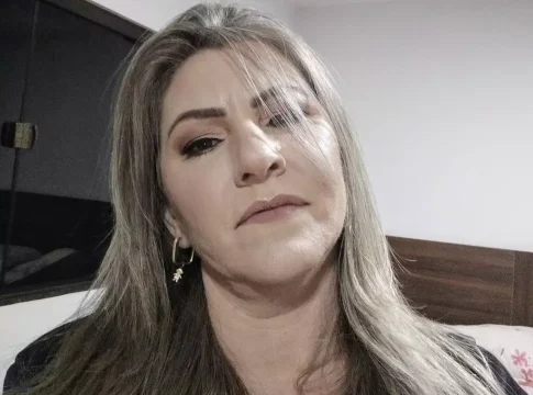 Menina de 11 anos vê mãe ser assassinada com 9 facadas pelo padrasto em Amambai
